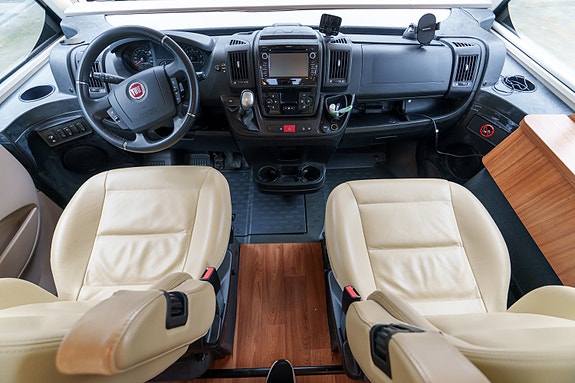 Hymer B 678 | 3.L | Alde | solcelle & 2xbatteri | skinn | 25 of 30