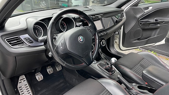 Alfa Romeo Giulietta 11 of 22