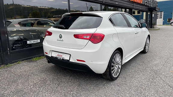 Alfa Romeo Giulietta 6 of 22