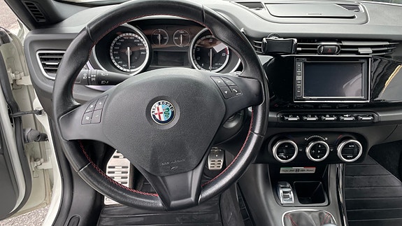 Alfa Romeo Giulietta 10 of 22