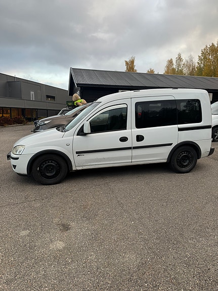 Opel Combo 2 of 7