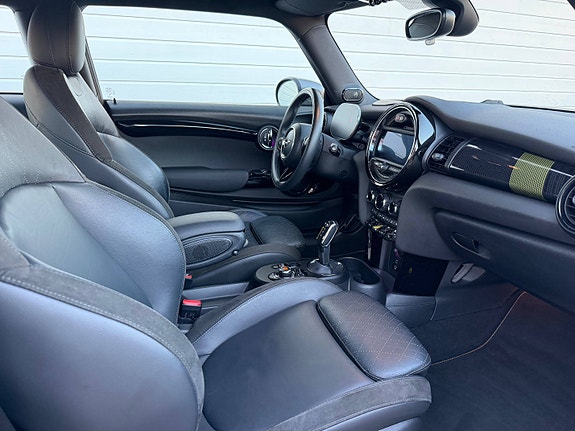 MINI Cooper SE 11 of 17