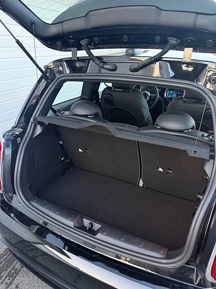 MINI Cooper SE 15 of 17