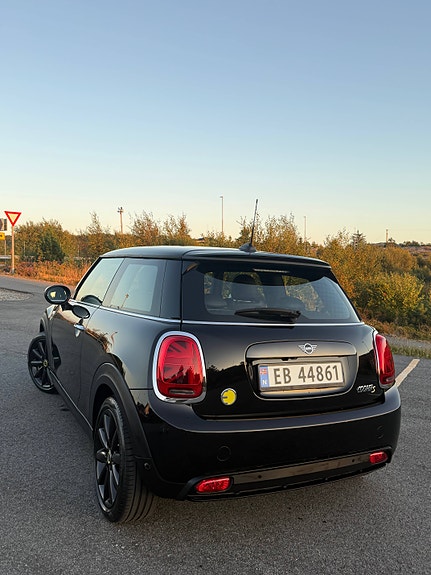 MINI Cooper SE 5 of 17