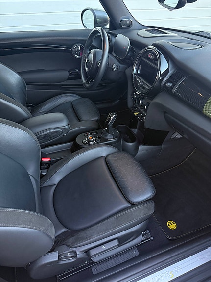 MINI Cooper SE 13 of 17