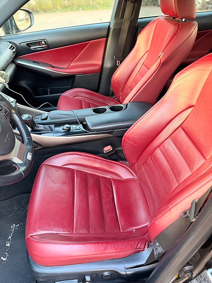 Lexus IS300h 13 of 17