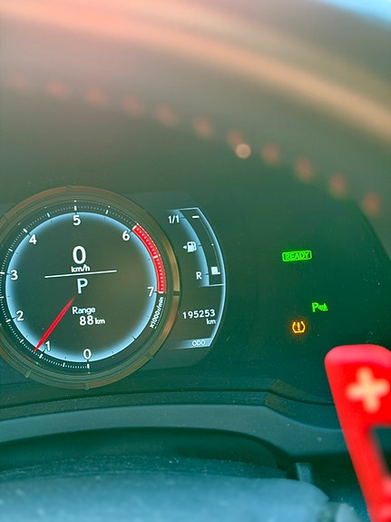 Lexus IS300h 7 of 17