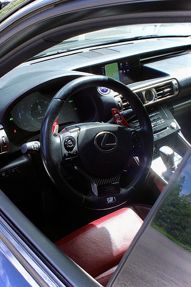 Lexus IS300h 6 of 17