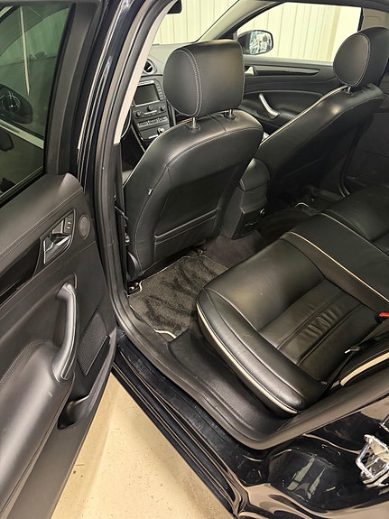 Ford Mondeo 12 of 23