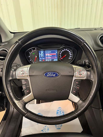 Ford Mondeo 14 of 23