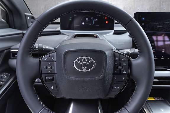 Toyota C-HR 10 of 29