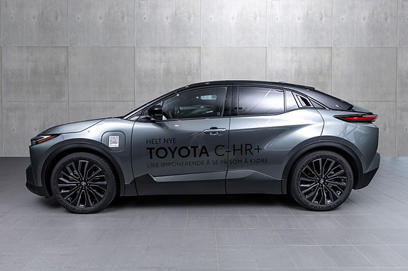 Toyota C-HR 3 of 29