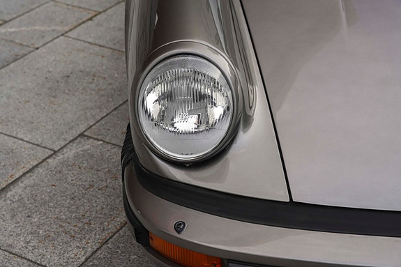Porsche 911 9 of 30