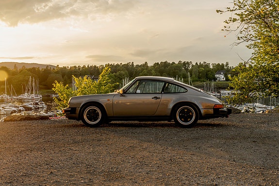 Porsche 911 2 of 30
