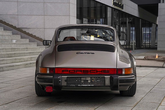 Porsche 911 22 of 30