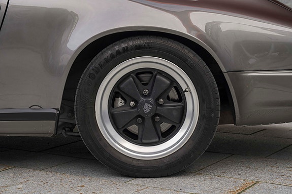 Porsche 911 6 of 30