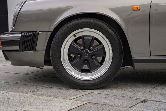 Porsche 911 5 of 30