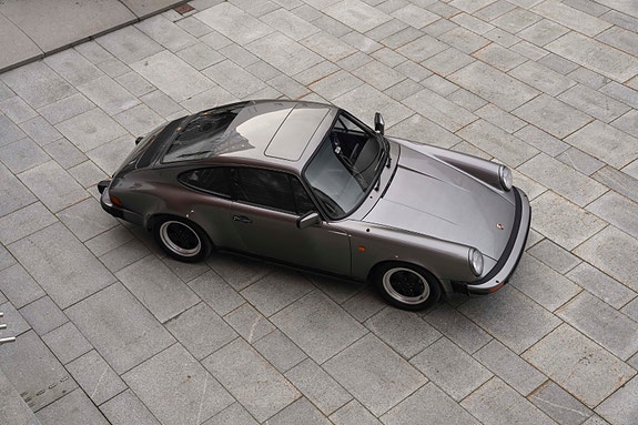 Porsche 911 13 of 30