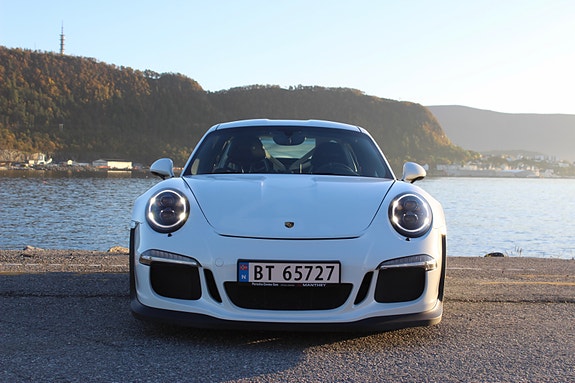 Porsche 911 16 of 30