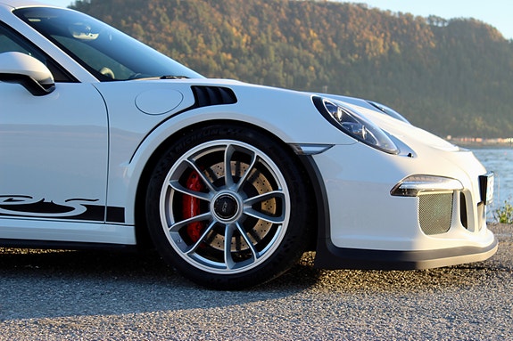 Porsche 911 15 of 30