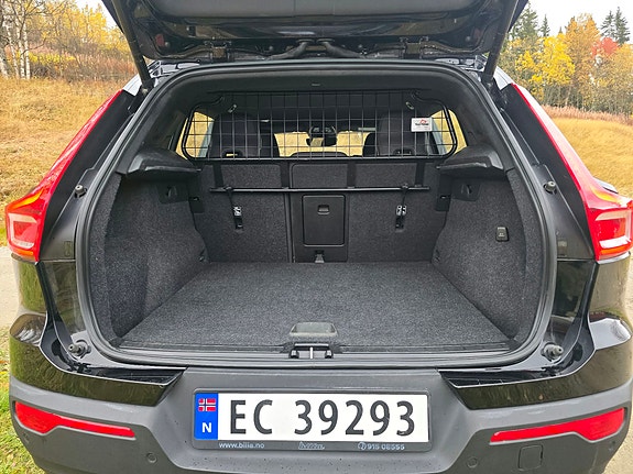 Volvo XC40 8 of 10