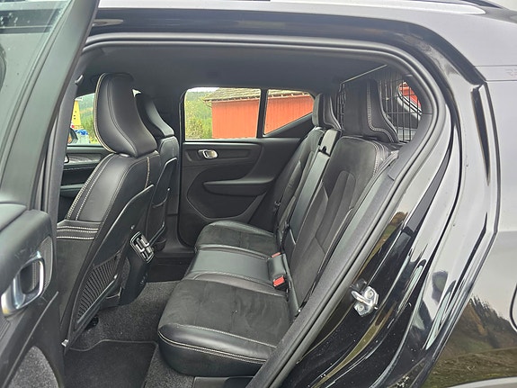 Volvo XC40 7 of 10