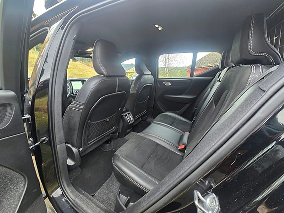 Volvo XC40 6 of 10