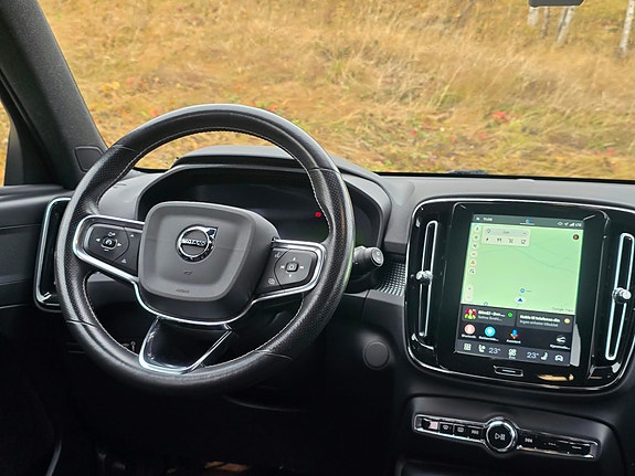 Volvo XC40 3 of 10