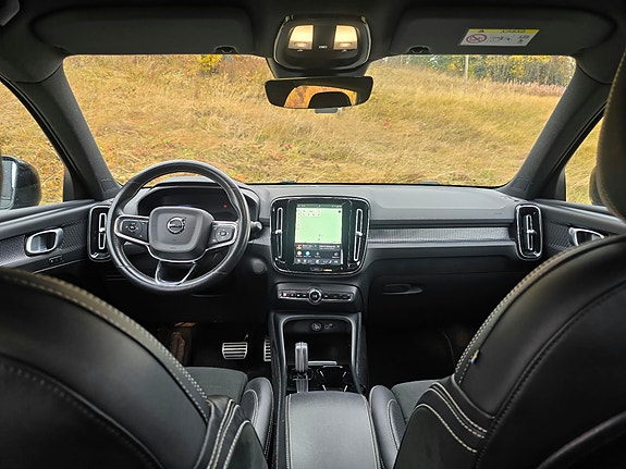 Volvo XC40 4 of 10