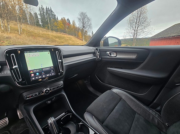 Volvo XC40 5 of 10