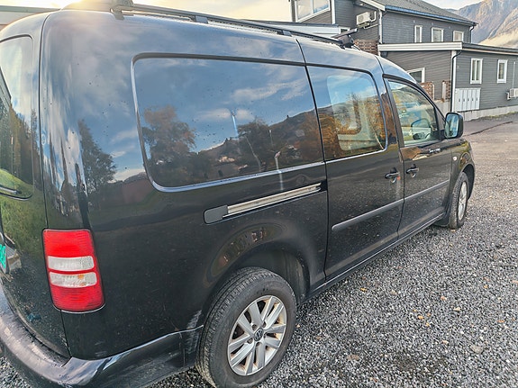 Volkswagen Caddy Maxi 10 of 14