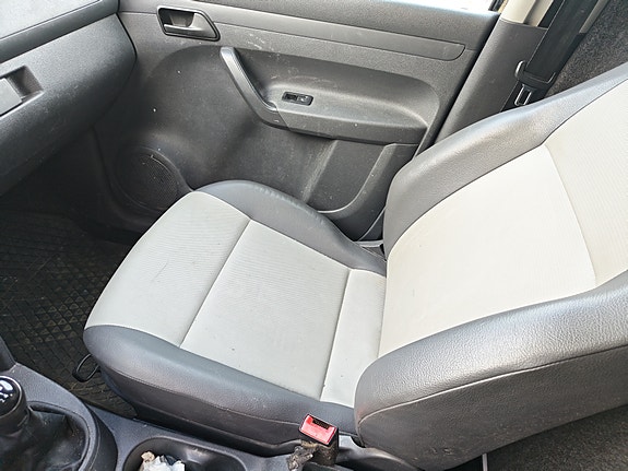 Volkswagen Caddy Maxi 14 of 14