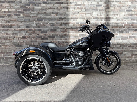 Harley-Davidson Road Glide 3 15 of 17