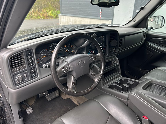 Chevrolet Silverado 2500 13 of 22