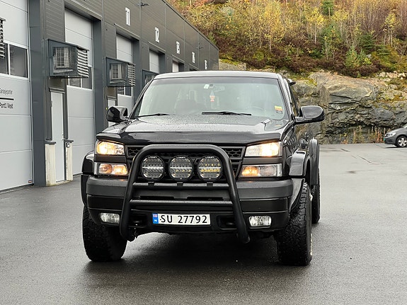 Chevrolet Silverado 2500 2 of 22