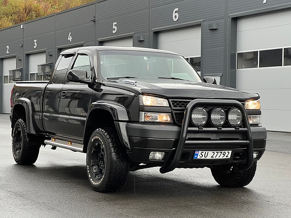 Chevrolet Silverado 2500 3 of 22