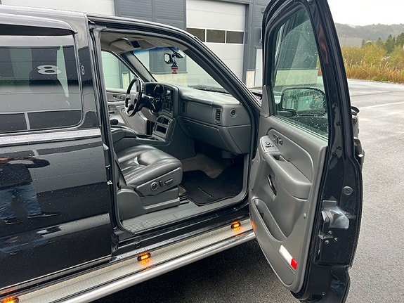 Chevrolet Silverado 2500 12 of 22