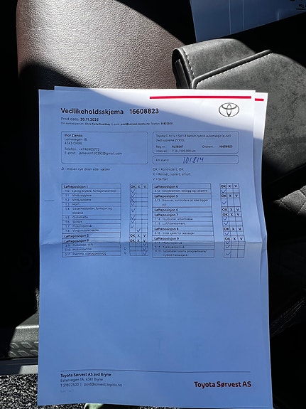 Toyota C-HR 13 of 15