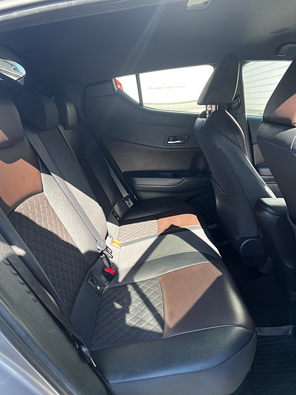 Toyota C-HR 15 of 15