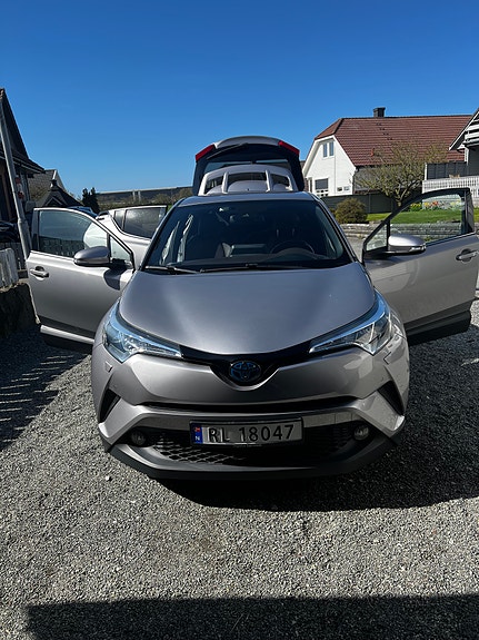 Toyota C-HR 14 of 15