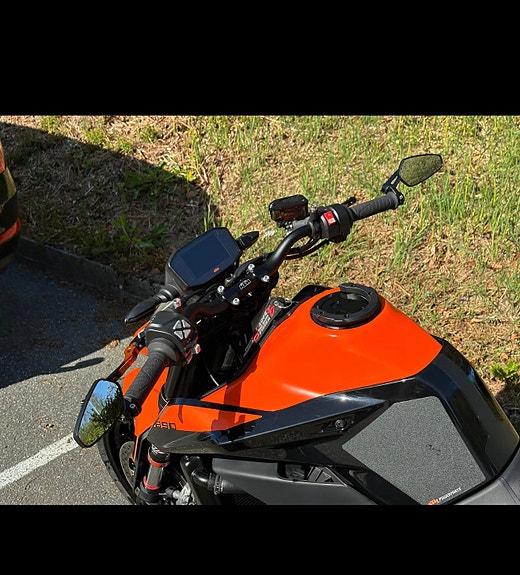 KTM 890 Duke 7 of 17