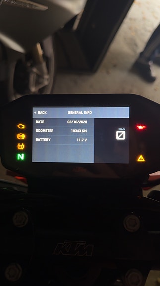 KTM 890 Duke 16 of 17
