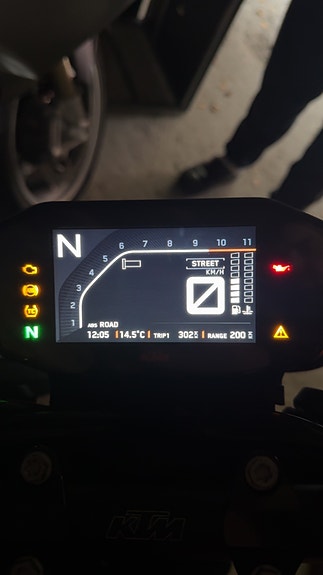 KTM 890 Duke 15 of 17
