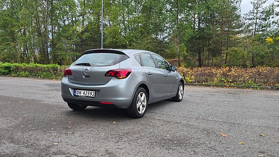 Opel Astra 4 of 19