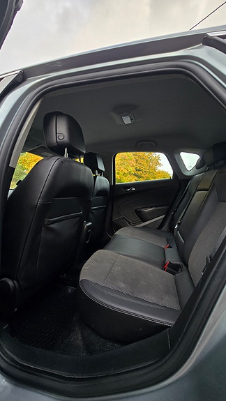 Opel Astra 9 of 19