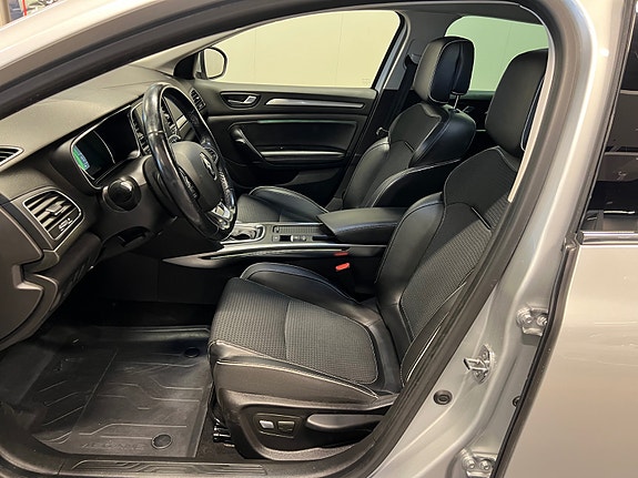 Renault Megane 12 of 30