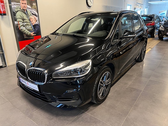 BMW 225xe 2 of 30