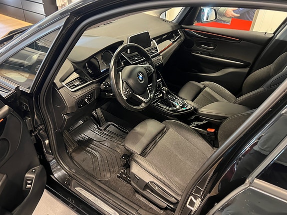 BMW 225xe 11 of 30