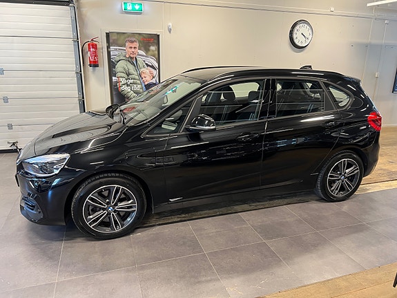 BMW 225xe 4 of 30