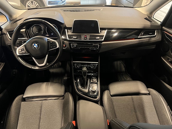 BMW 225xe 12 of 30